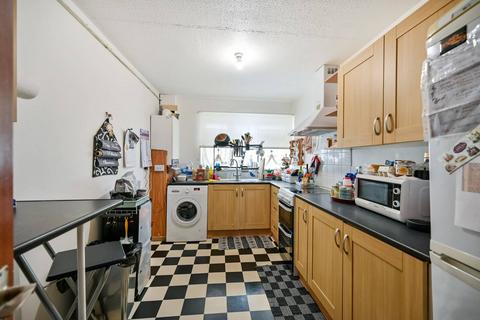 1 bedroom flat for sale, Worplesdon Road, Guildford, GU2