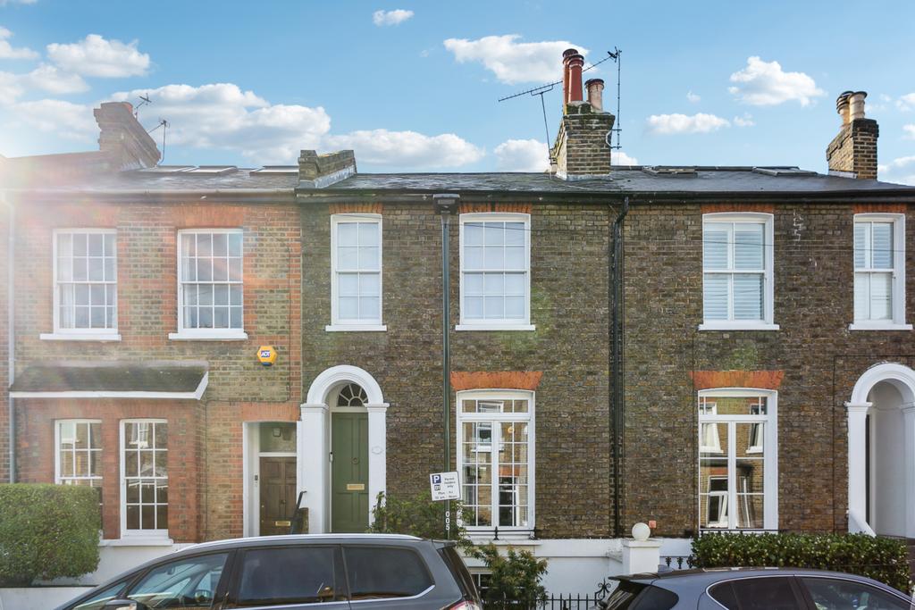 Lillian Road, Barnes, London 4 bed terraced house £7,000 pcm (£1,615 pw)