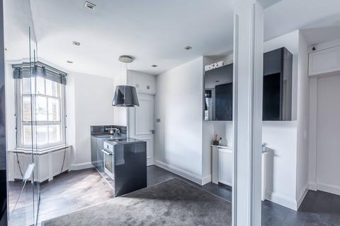 2 bedroom flat to rent, Walton Street, Sloane Square, London, SW3