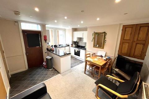 18 Pearson Terrace, Leeds, LS6 1HZ