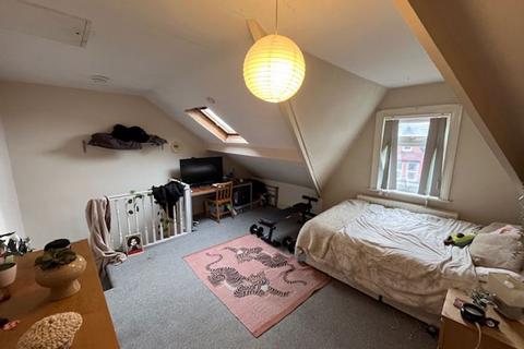 18 Pearson Terrace, Leeds, LS6 1HZ