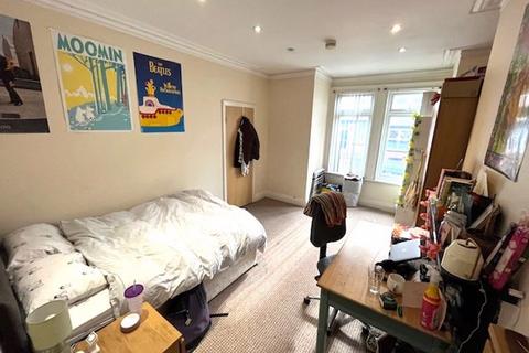 18 Pearson Terrace, Leeds, LS6 1HZ