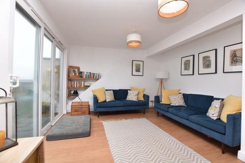 2 bedroom apartment for sale, Pentire Avenue, Newquay TR7