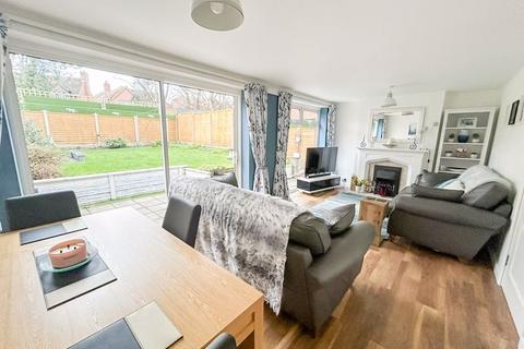 3 bedroom semi-detached house for sale - Fordwater Road, Streetly, Sutton Coldfield, B74 2BG