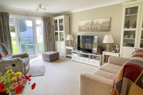 2 bedroom retirement property for sale, Middleton on Sea, West Sussex