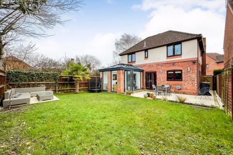 4 bedroom detached house for sale - Giles Close, Hedge End