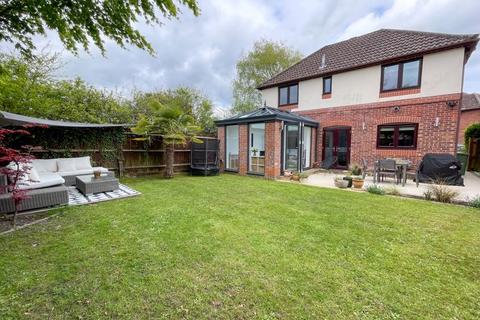 17 Giles Close, Hedge End, Southampton, SO30 2TH