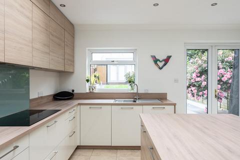 64 Fairfield Drive, Dorking, RH4 1JH