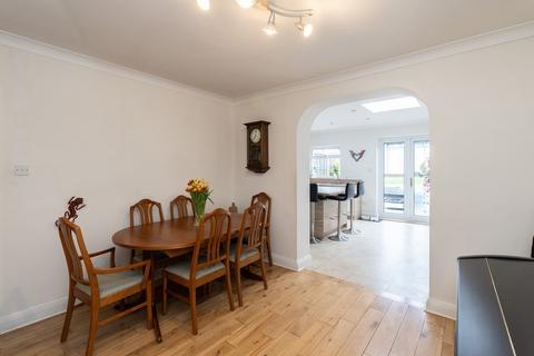 64 Fairfield Drive, Dorking, RH4 1JH