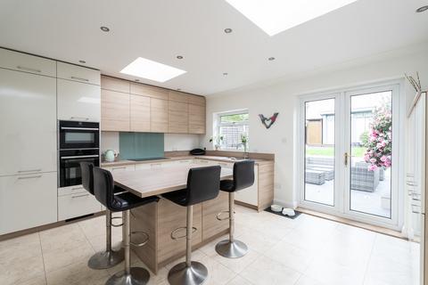 64 Fairfield Drive, Dorking, RH4 1JH