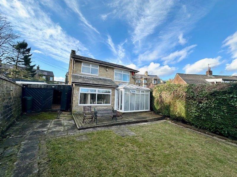 Rothwell Road, Halifax 4 bed detached house £1,500 pcm (£346 pw)
