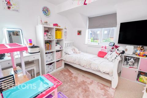 9 Hazelhurst Close, Dalton, Rotherham, S65 3HL