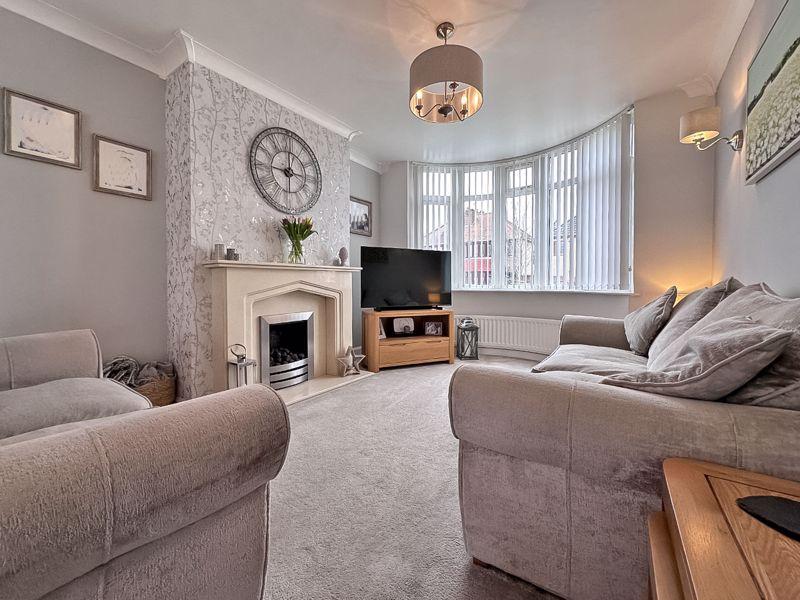 Davis Avenue, Tipton 3 bed semidetached house £220,000