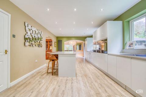 10 Stoneleigh Close, Sutton Coldfield, B74 2QS