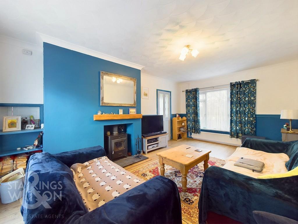 The Woodyard Square, Woodton, Bungay 3 bed terraced house for sale £250,000