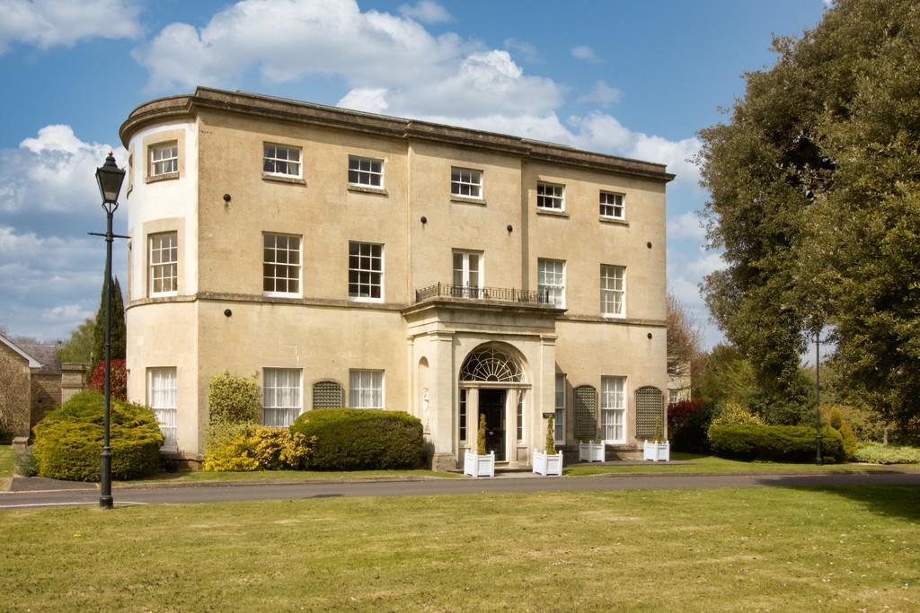 Academy Drive, Corsham SN13 2 bed apartment to rent £1,000 pcm (£231 pw)