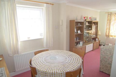20 Bellott Drive, Corsham, SN13 9UQ