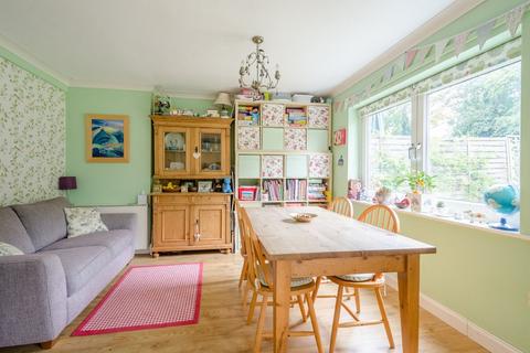 37 Cresswells, Corsham, SN13 9NJ