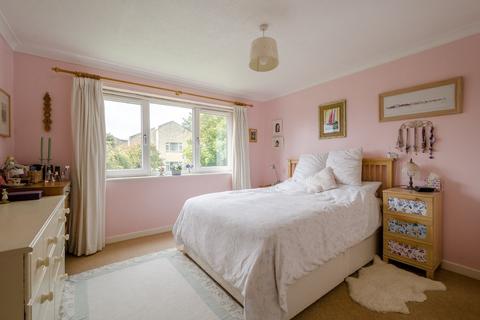 37 Cresswells, Corsham, SN13 9NJ