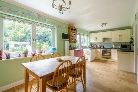 37 Cresswells, Corsham, SN13 9NJ