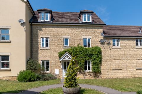 15 Holly Crescent, Corsham, SN13 9GD