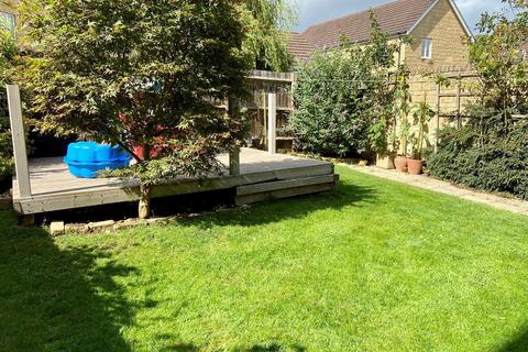 15 Holly Crescent, Corsham, SN13 9GD
