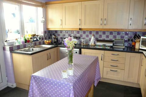 5 Cresswells, Corsham, SN13 9NJ