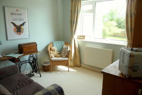 5 Cresswells, Corsham, SN13 9NJ