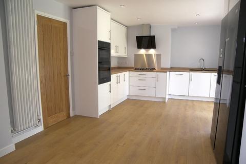 29 Bargates, Box, Corsham, SN13 8LT