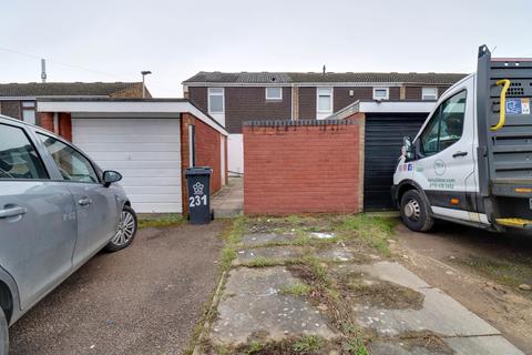 3 bedroom semi-detached house to rent, Goodwood Road, Leicester