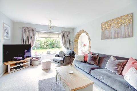 21 Fleetwood Close, Neston, Corsham, SN13 9TF