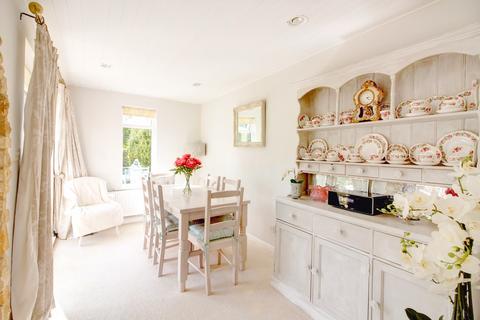 21 Fleetwood Close, Neston, Corsham, SN13 9TF