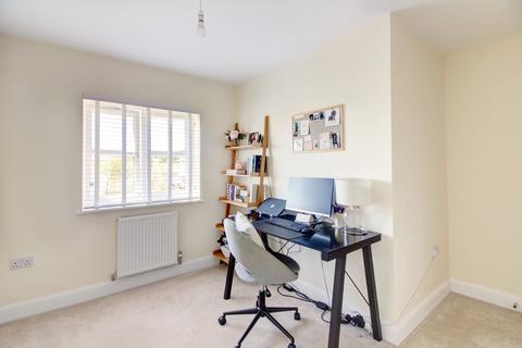 8 Groundstone Way, Corsham, SN13 0FA