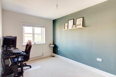 8 Groundstone Way, Corsham, SN13 0FA