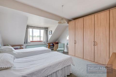 3 Ellenbridge Way, South Croydon, CR2 0EW
