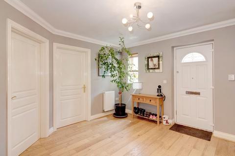 4 Holly Crescent, Corsham, SN13 9GD