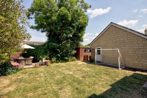 4 Holly Crescent, Corsham, SN13 9GD