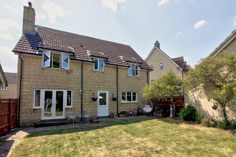 4 Holly Crescent, Corsham, SN13 9GD