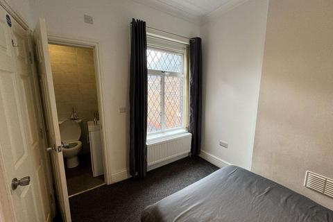 1 bedroom in a house share to rent, Birches Head Road, Stoke-On-Trent