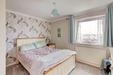 10 Barn Close, Corsham, SN13 9XB