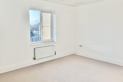32 Hatton Way, Corsham, SN13 9UW