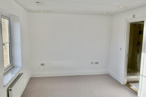32 Hatton Way, Corsham, SN13 9UW