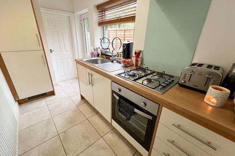2 bedroom terraced house for sale - North Avenue, Leek, Staffordshire, ST13