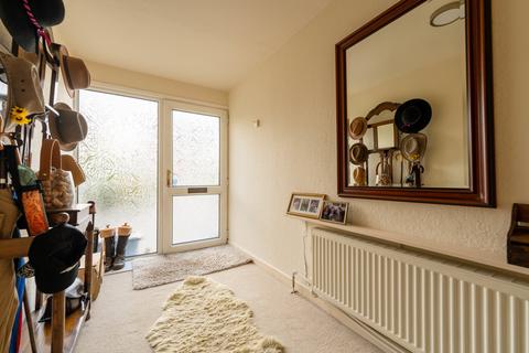 32 Elizabeth Crescent, Chester, CH4 7AZ