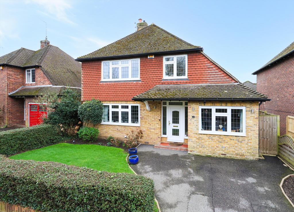 Hermitage Close, Claygate, Esher... 3 bed detached house for sale £