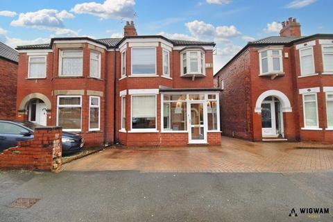 4 bedroom semi-detached house for sale - Guildford Avenue, Hull, HU8