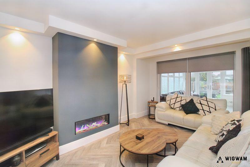 Guildford Avenue, Hull, HU8 4 bed semidetached house for sale £240,000