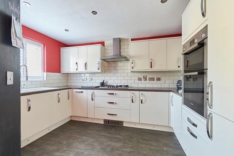 25 Hatton Way, Corsham, SN13 9UW