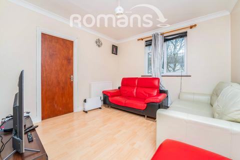 3 bedroom maisonette to rent, The Coppice, West Drayton