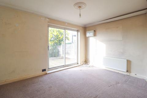 1 bedroom apartment for sale, Manchester Drive, Leigh-On-Sea